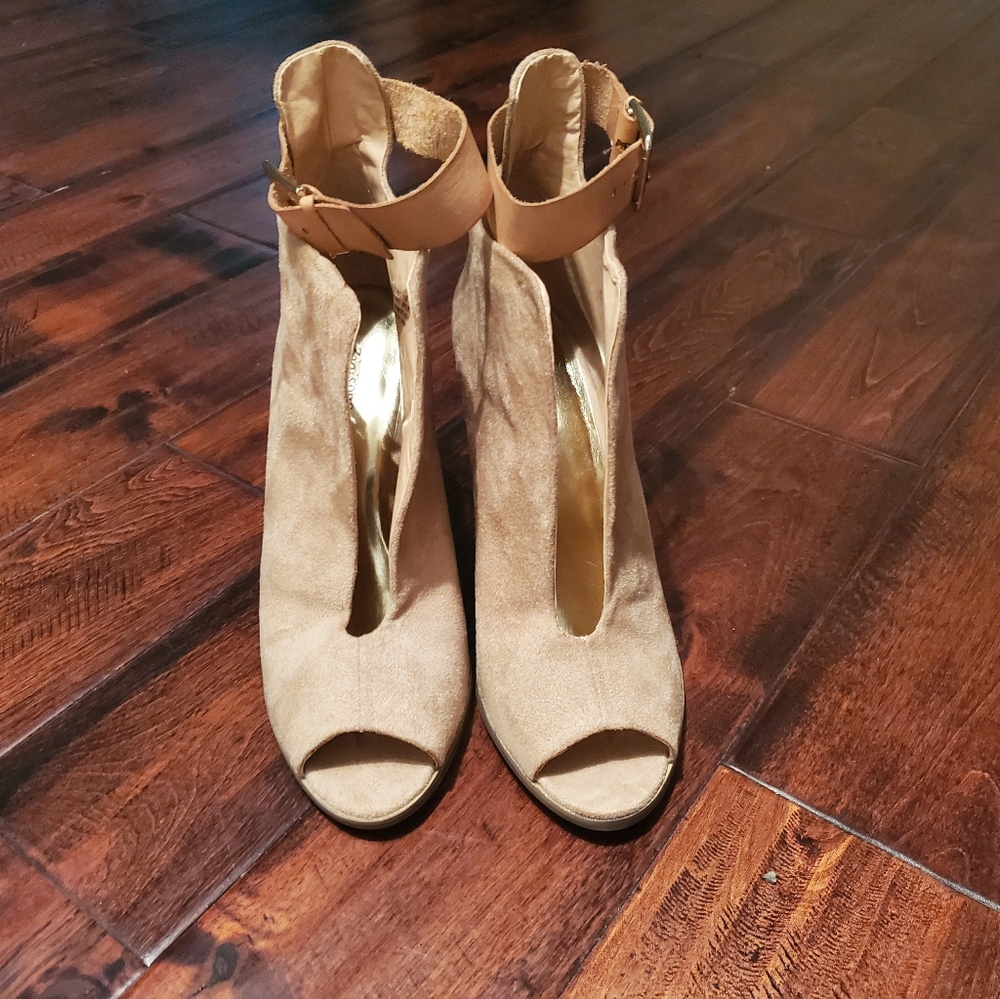 Zigi Soho Bootie size 10